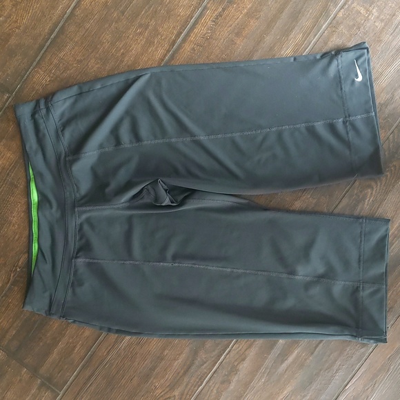 Nike Dri-Fit Gray Crop Pants/Leggings - Medium - Picture 2 of 7